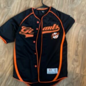 *sorry for blury picture but it’s a size small and it’s giants the baseball team